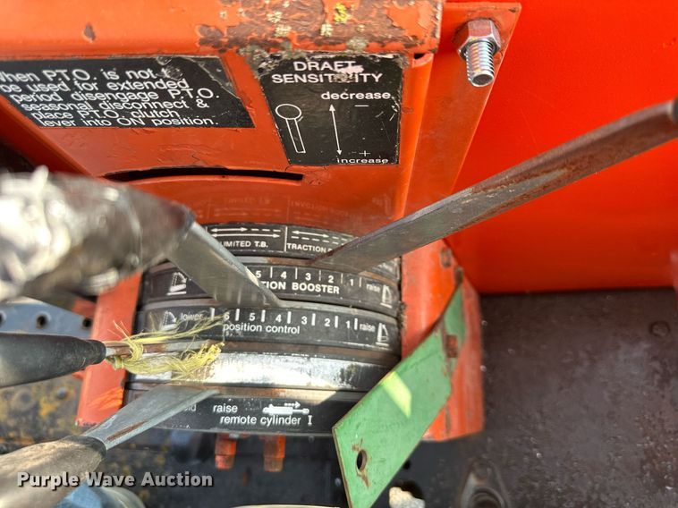 image for item DR2590 1982 Allis Chalmers 6080 tractor