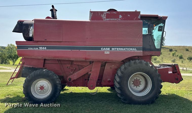image for item DR2607 Case International  1644 Axial-Flow  RWA combine