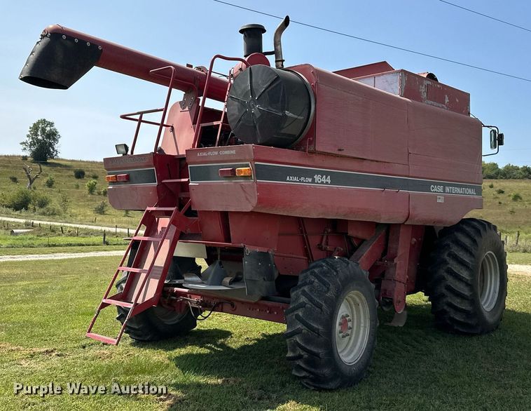 image for item DR2607 Case International  1644 Axial-Flow  RWA combine
