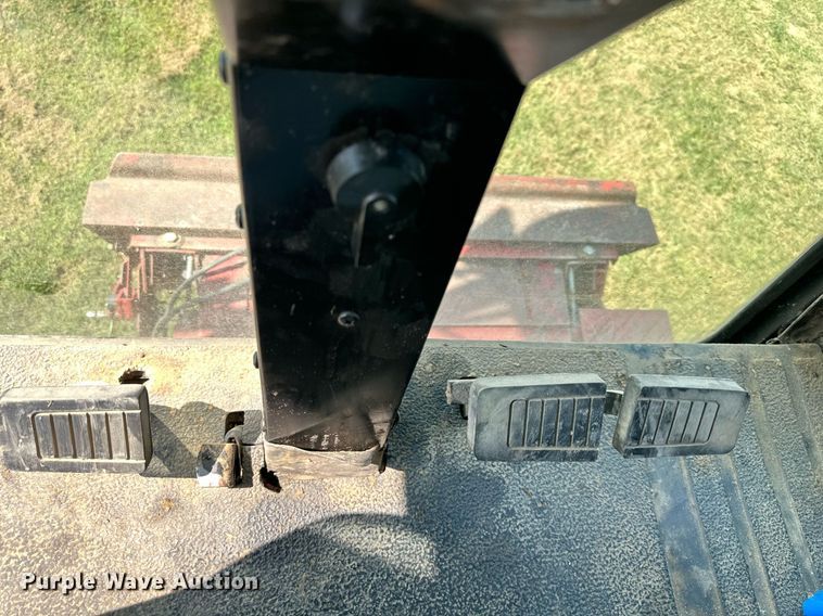 image for item DR2607 Case International  1644 Axial-Flow  RWA combine