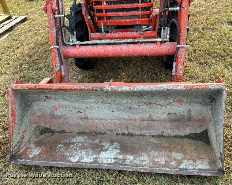 image for item DR2609 1994 Kubota  L2350 MFWD tractor