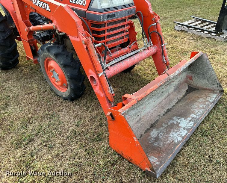 image for item DR2609 1994 Kubota  L2350 MFWD tractor
