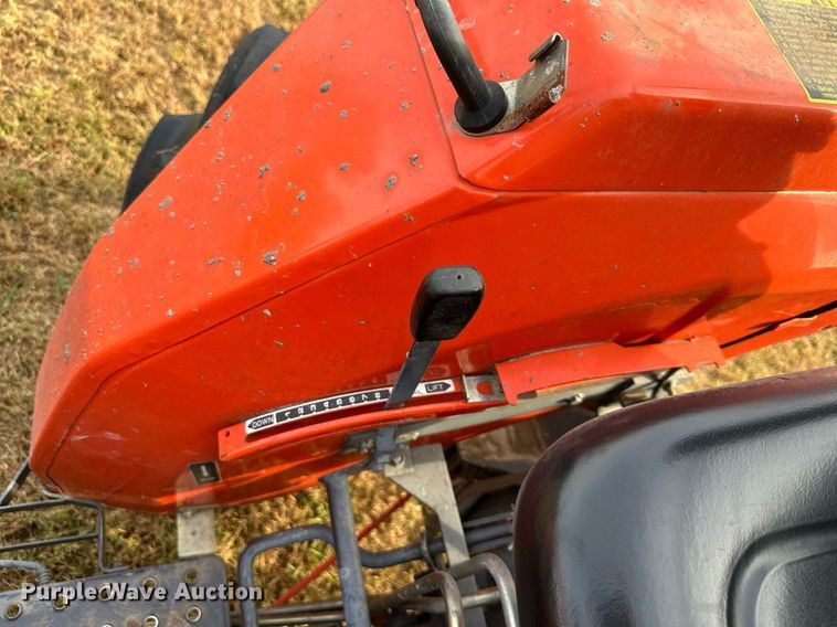 image for item DR2609 1994 Kubota  L2350 MFWD tractor