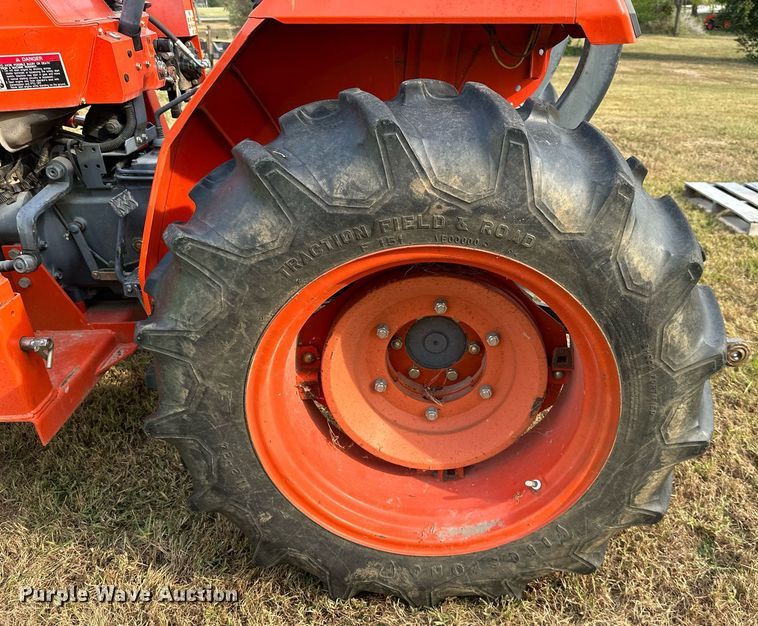 image for item DR2609 1994 Kubota  L2350 MFWD tractor
