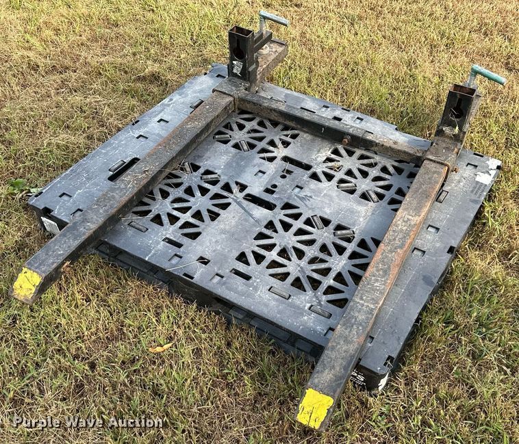 image for item DR2609 1994 Kubota  L2350 MFWD tractor