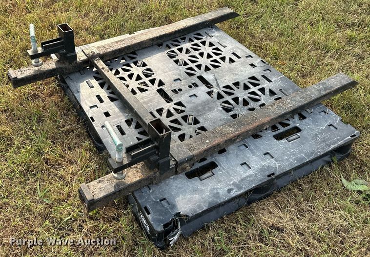 image for item DR2609 1994 Kubota  L2350 MFWD tractor