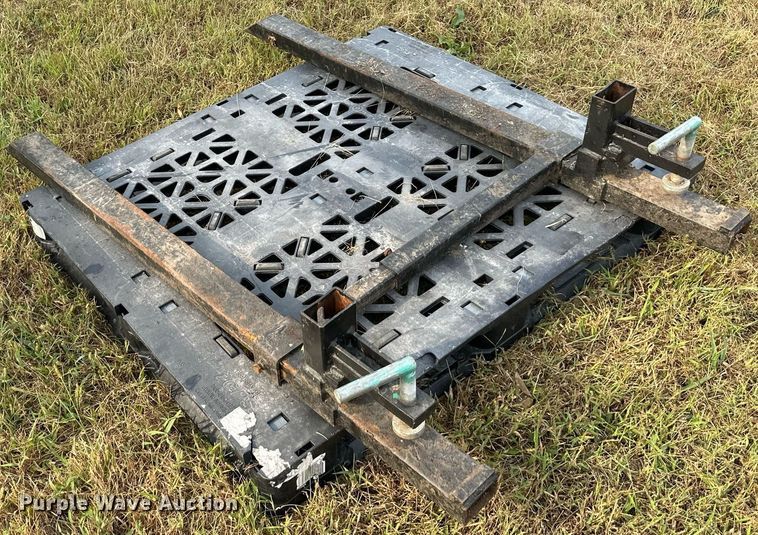 image for item DR2609 1994 Kubota  L2350 MFWD tractor