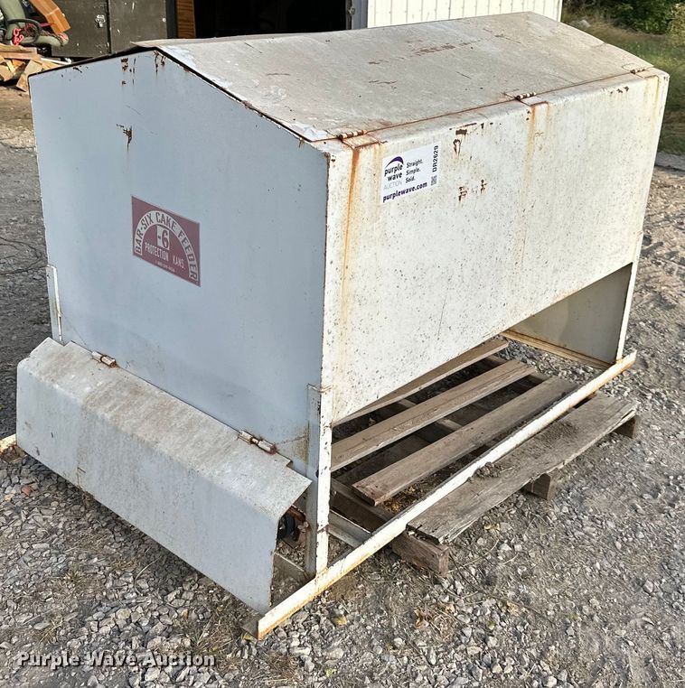 image for item DR2629 Bar-Six  cake feeder 