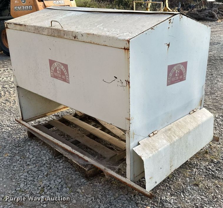 image for item DR2629 Bar-Six  cake feeder 