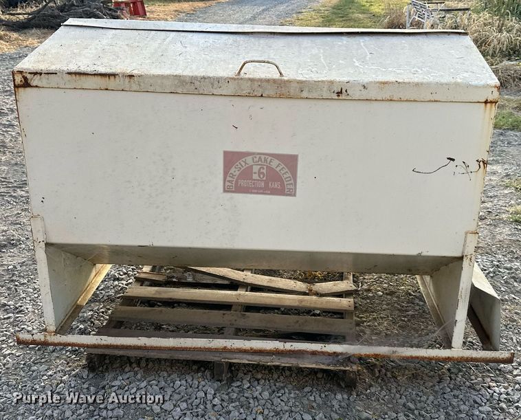 image for item DR2629 Bar-Six  cake feeder 