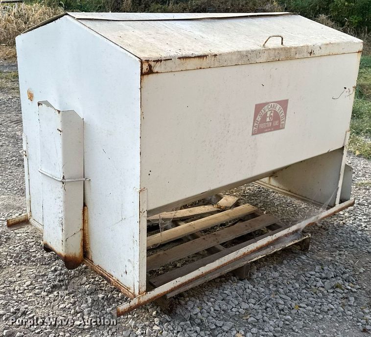 image for item DR2629 Bar-Six  cake feeder 