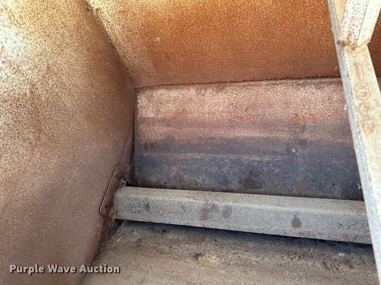 image for item DR2629 Bar-Six  cake feeder 