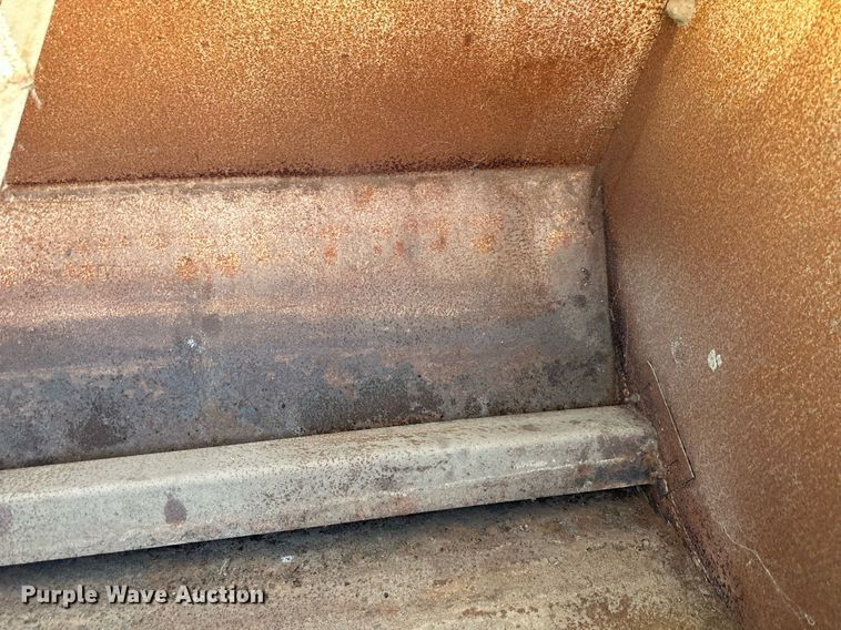 image for item DR2629 Bar-Six  cake feeder 