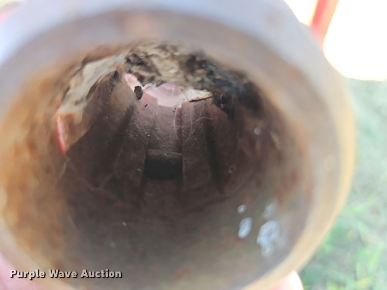 image for item DR8764 New Holland 354 feed grinder/mixer