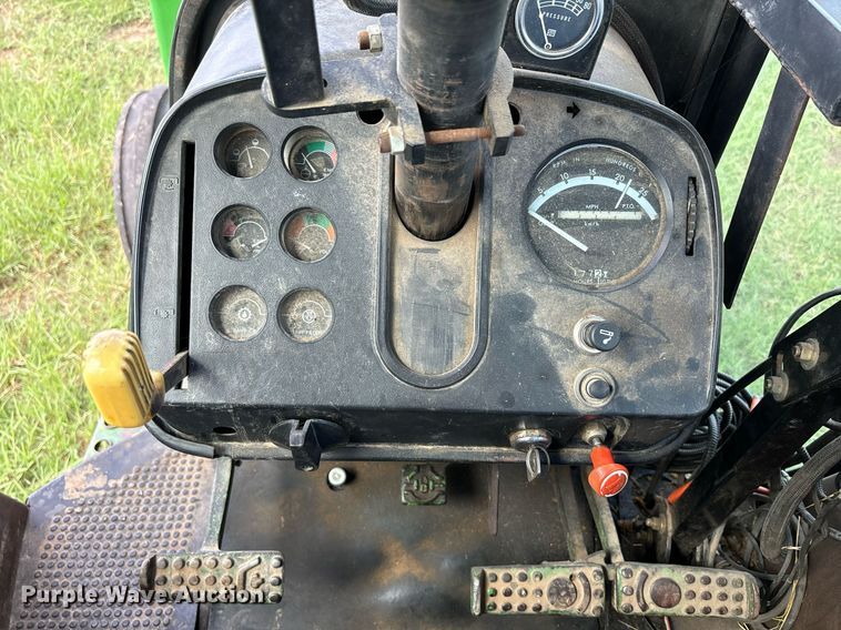 image for item DS2521 1981 John Deere  4240 tractor