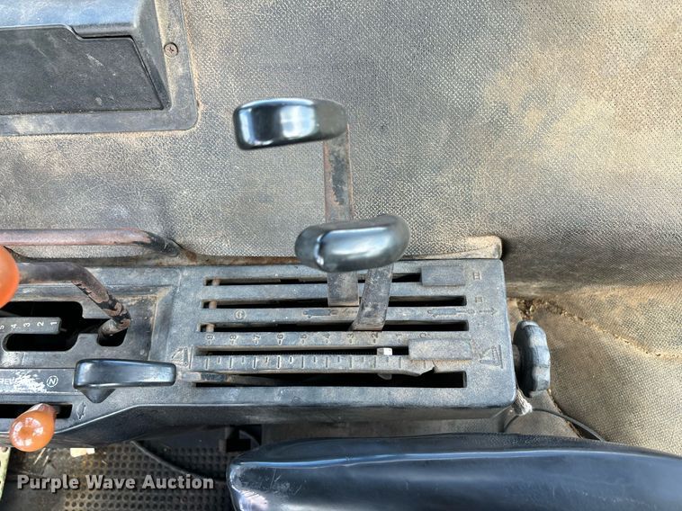 image for item DS2521 1981 John Deere  4240 tractor