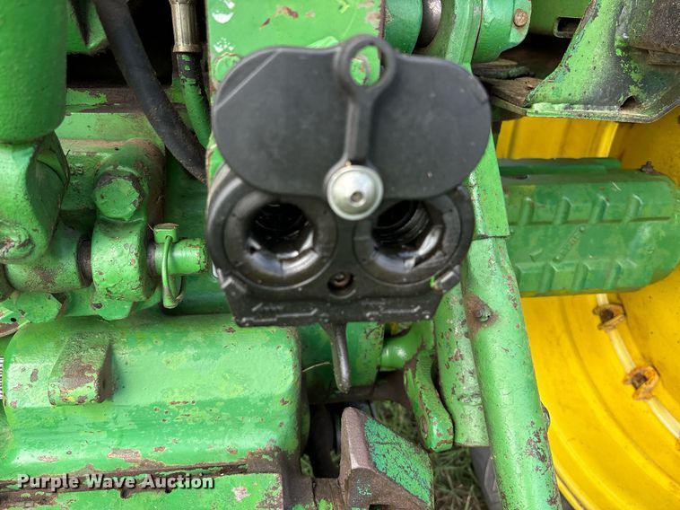 image for item DS2521 1981 John Deere  4240 tractor