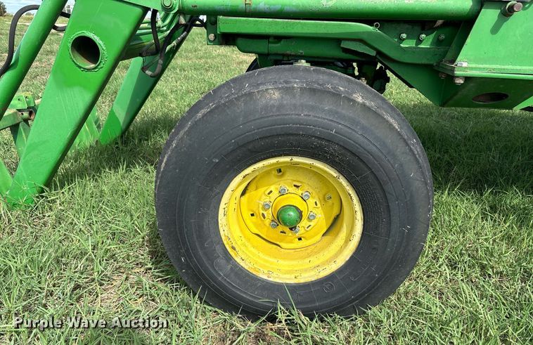 image for item DS2521 1981 John Deere  4240 tractor