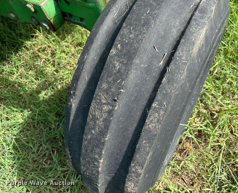 image for item DS2521 1981 John Deere  4240 tractor