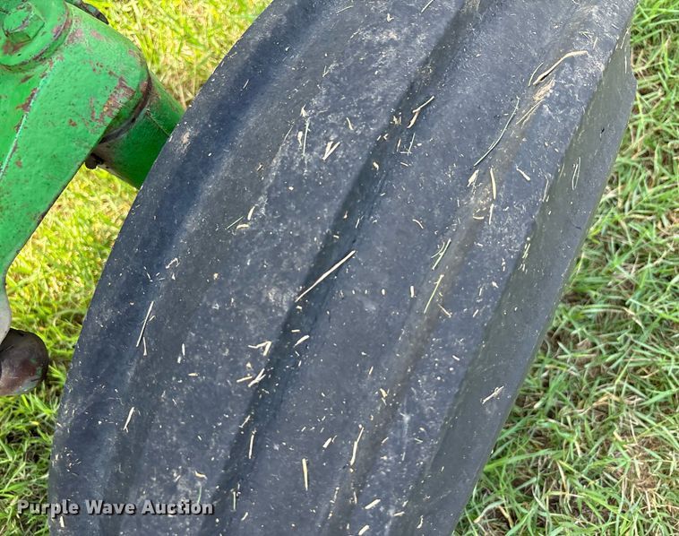 image for item DS2521 1981 John Deere  4240 tractor