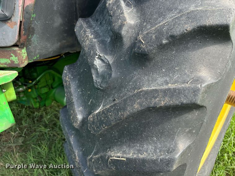 image for item DS2521 1981 John Deere  4240 tractor