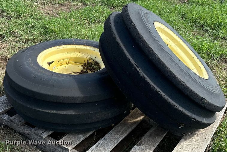 image for item DS2521 1981 John Deere  4240 tractor