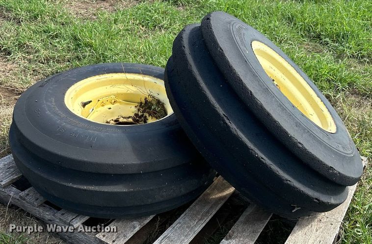 image for item DS2521 1981 John Deere  4240 tractor