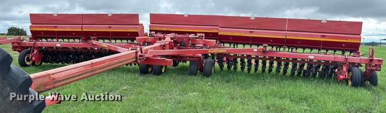 image for item DS2522 Sunflower  9433-40 grain drill