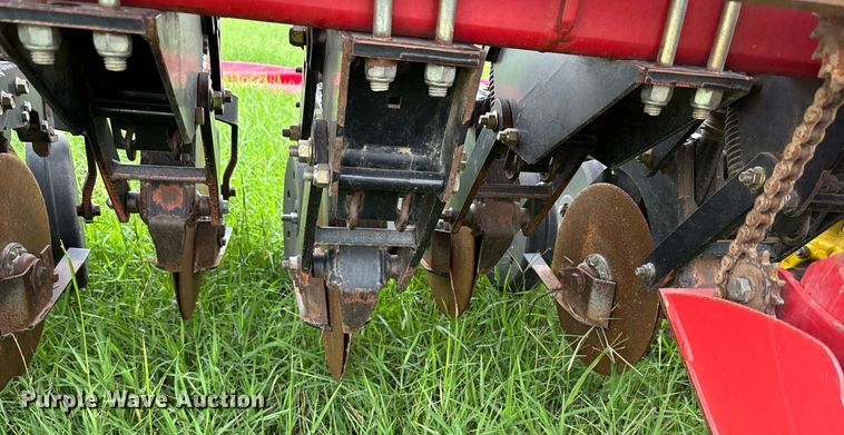 image for item DS2522 Sunflower  9433-40 grain drill