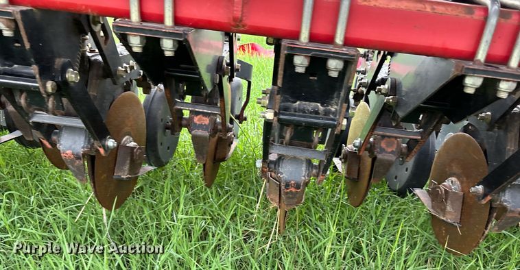 image for item DS2522 Sunflower  9433-40 grain drill