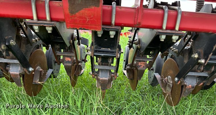 image for item DS2522 Sunflower  9433-40 grain drill