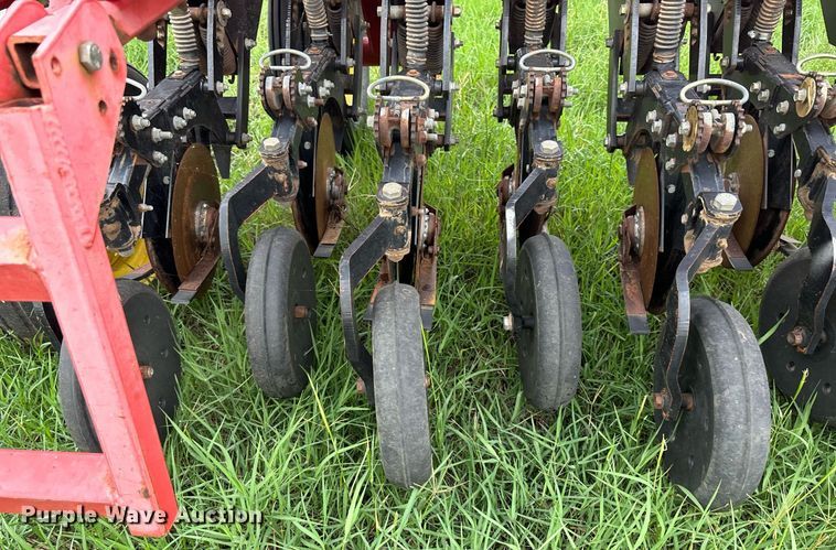 image for item DS2522 Sunflower  9433-40 grain drill