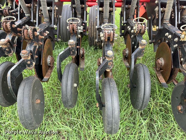 image for item DS2522 Sunflower  9433-40 grain drill