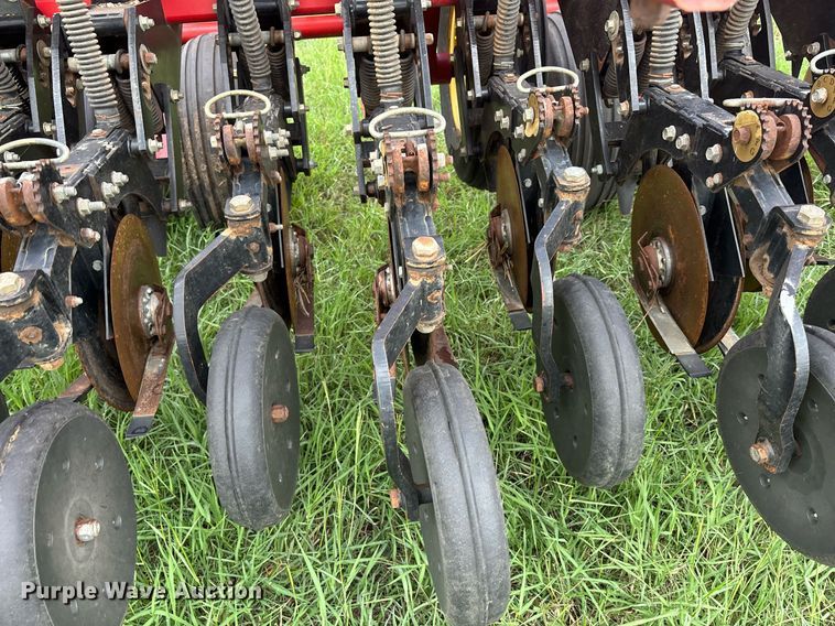 image for item DS2522 Sunflower  9433-40 grain drill