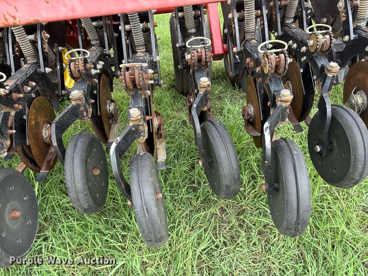 image for item DS2522 Sunflower  9433-40 grain drill