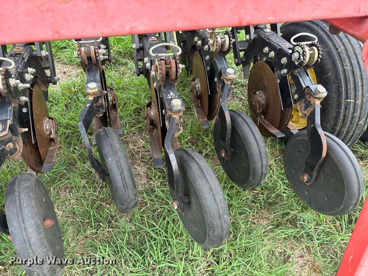 image for item DS2522 Sunflower  9433-40 grain drill