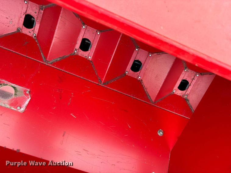 image for item DS2522 Sunflower  9433-40 grain drill