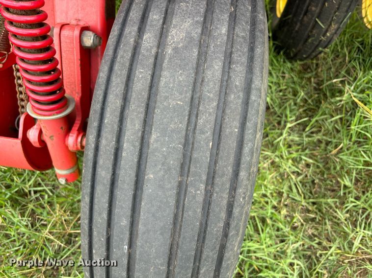 image for item DS2522 Sunflower  9433-40 grain drill