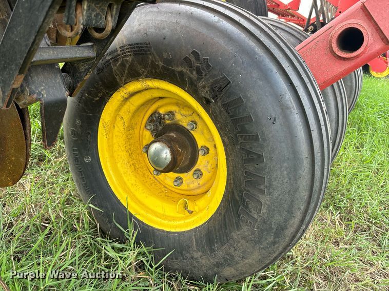 image for item DS2522 Sunflower  9433-40 grain drill