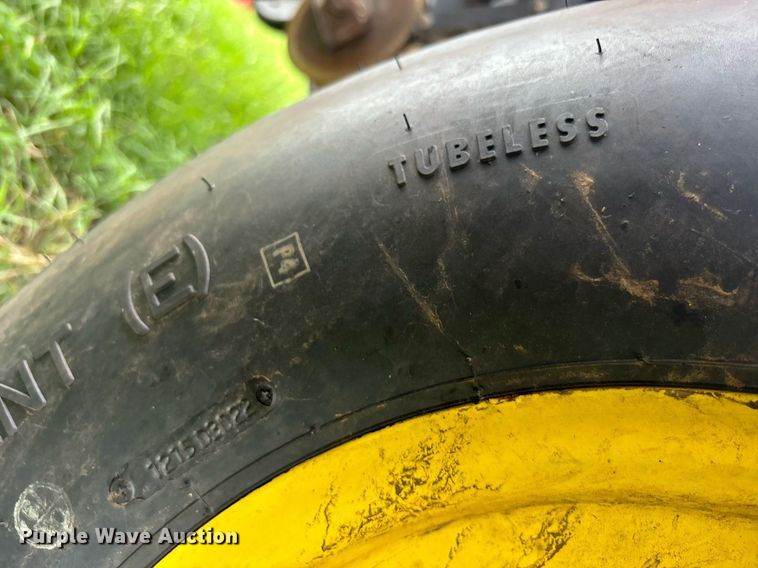 image for item DS2522 Sunflower  9433-40 grain drill