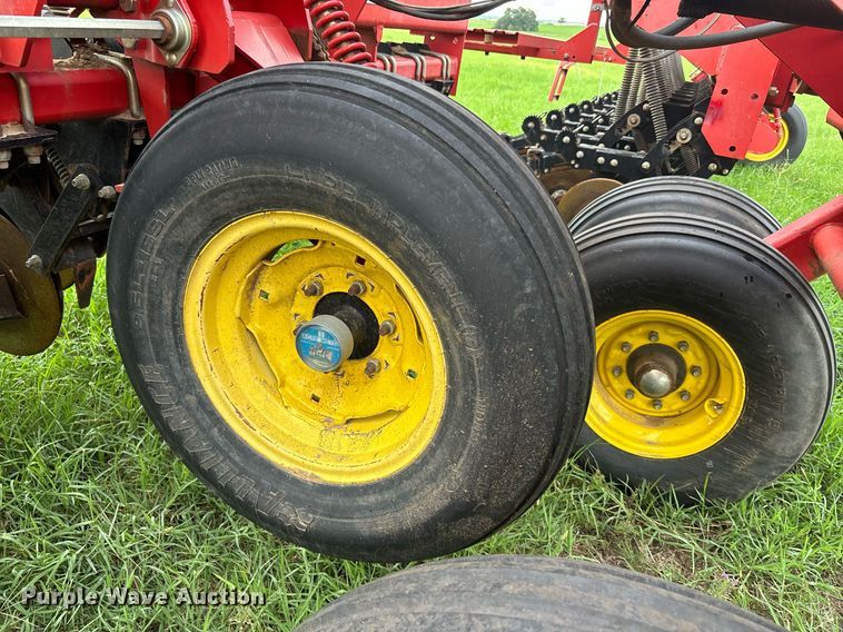 image for item DS2522 Sunflower  9433-40 grain drill