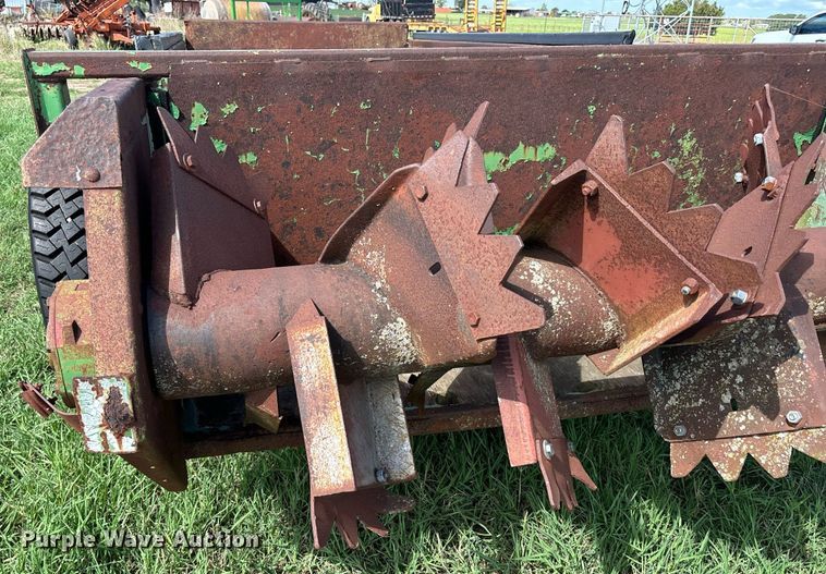 image for item DS2523 John Deere  785 manure spreader