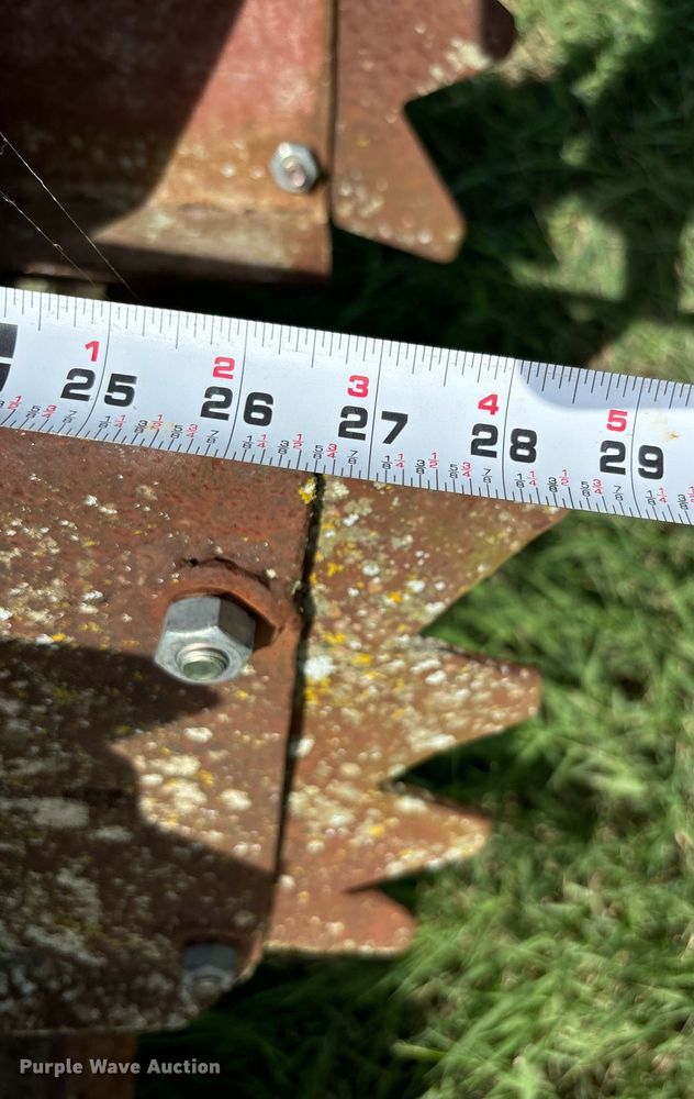 image for item DS2523 John Deere  785 manure spreader