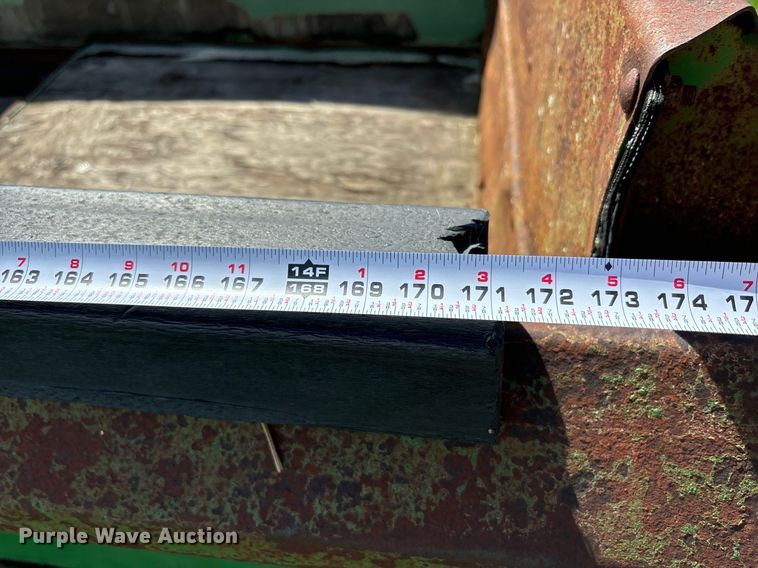 image for item DS2523 John Deere  785 manure spreader