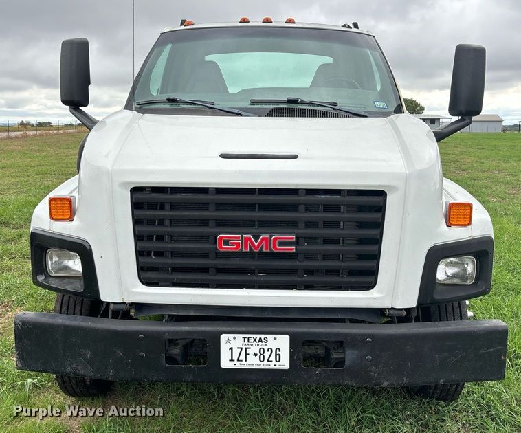image for item DS2524 2003 GMC C6C042 flatbed truck