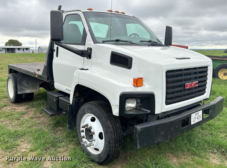 image for item DS2524 2003 GMC C6C042 flatbed truck