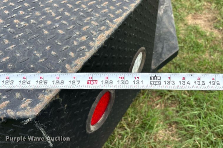 image for item DS2524 2003 GMC C6C042 flatbed truck