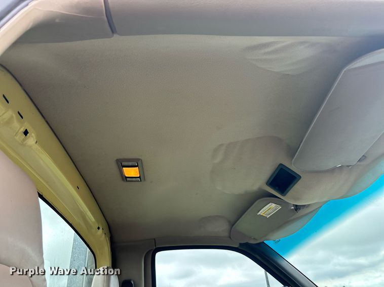 image for item DS2524 2003 GMC C6C042 flatbed truck