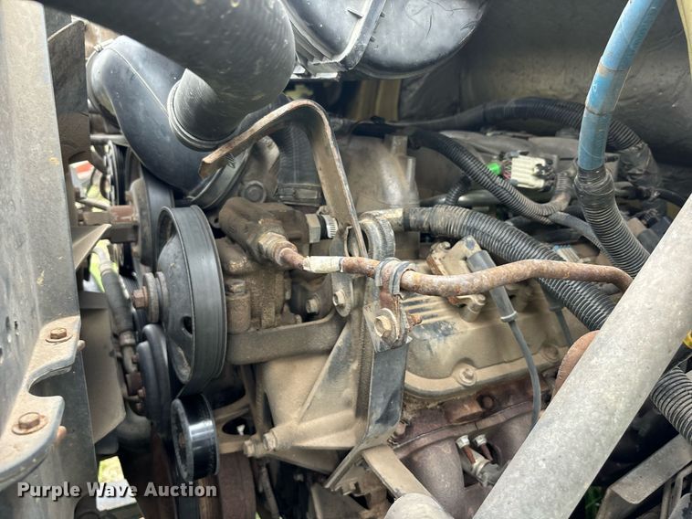 image for item DS2524 2003 GMC C6C042 flatbed truck