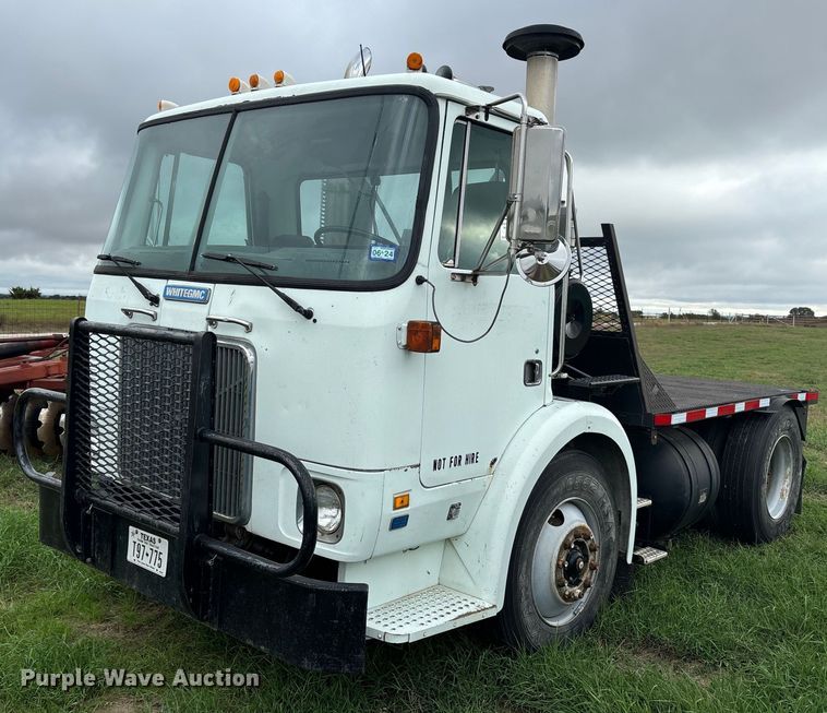 image for item DS2525 1991 White GMC flatbed truck